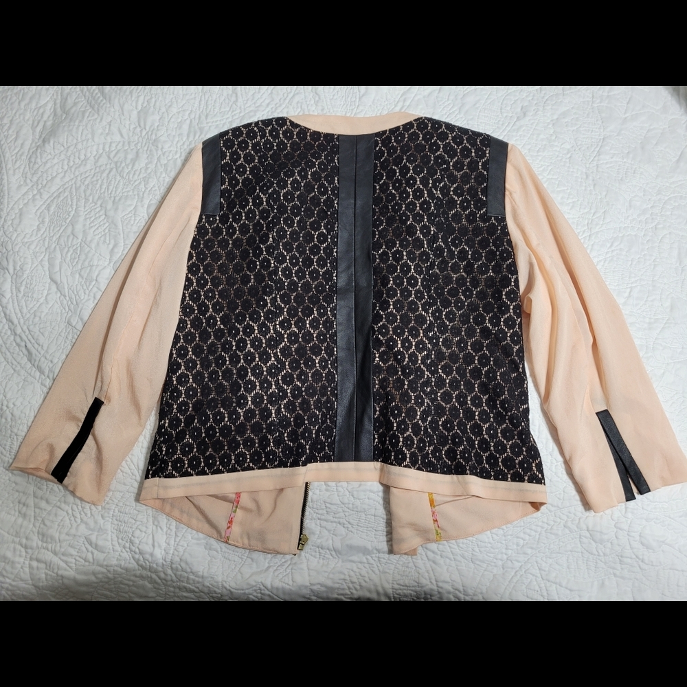 Jacket Gibson Latimer XL, nudish pink with black lace print and silk inside. - Picture 2 of 6